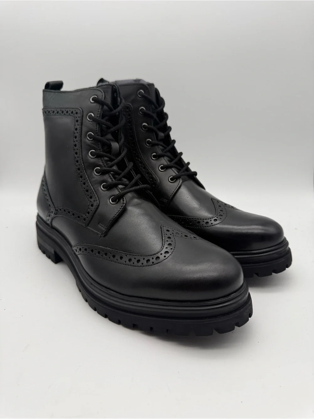 BRAND NEW Express Wingtip Combat Boots Black Leather Lug Sole Size 11